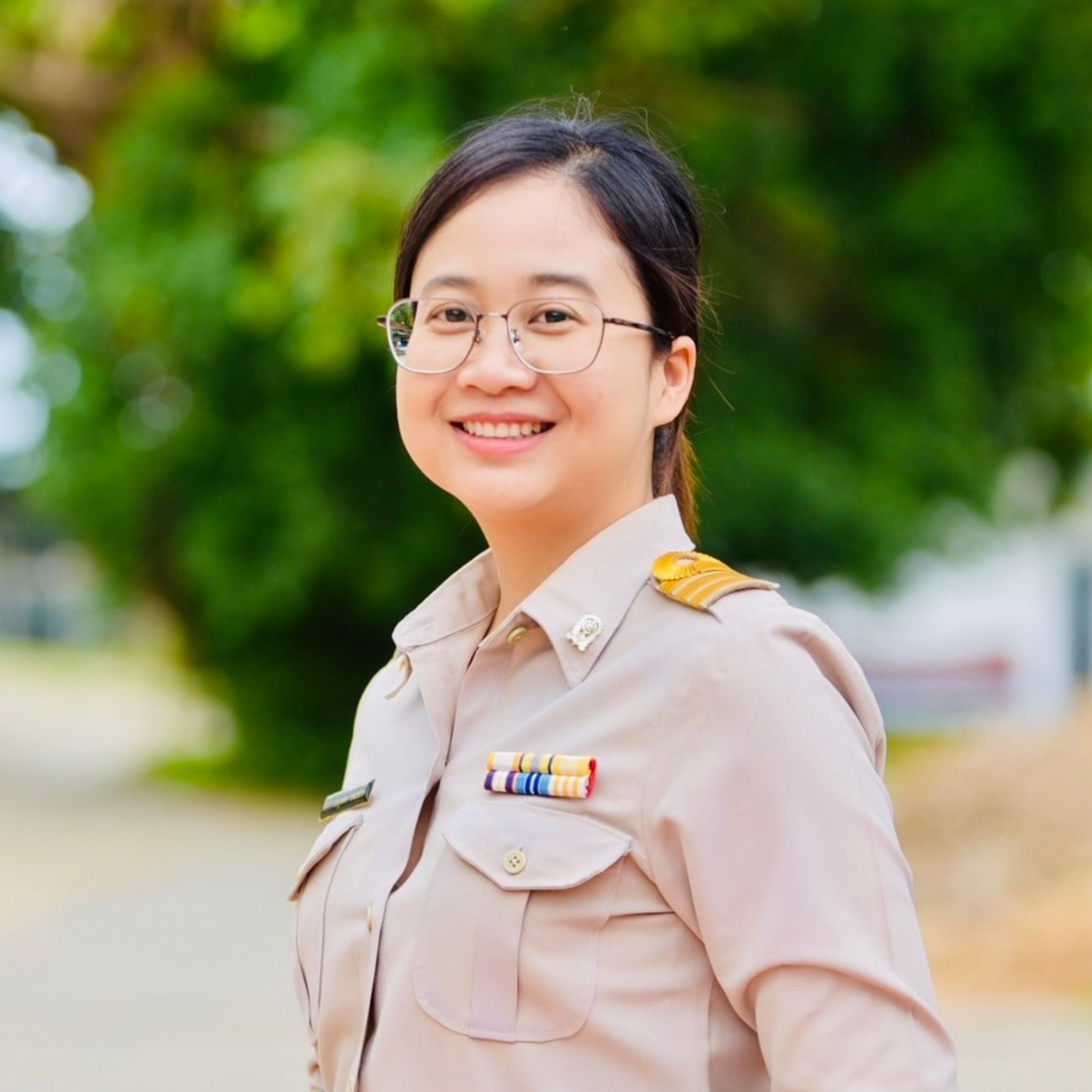 นางสาวเบญจพร ธนะมิตร