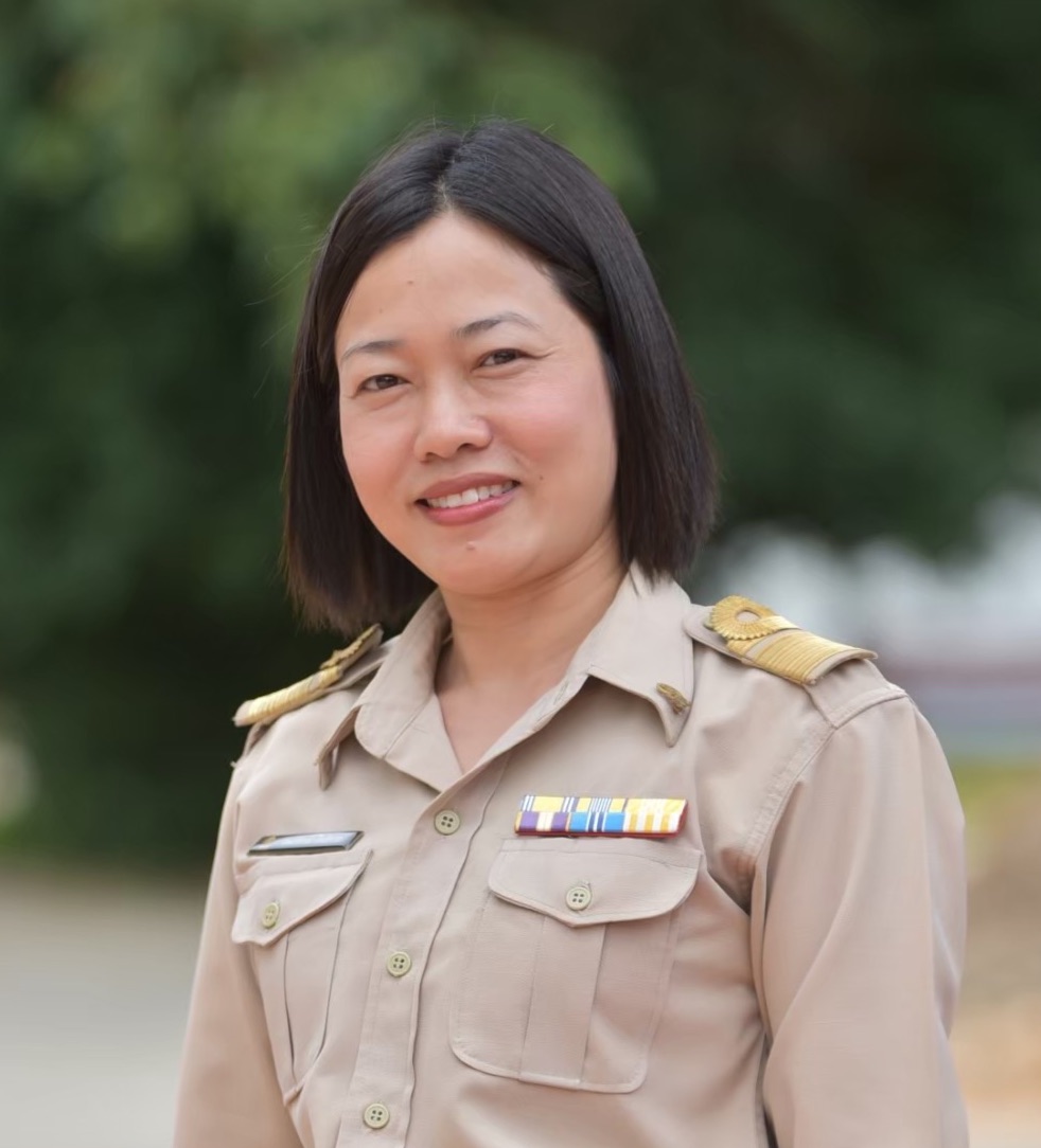 นางอมรรัตน์ โพธิขาว