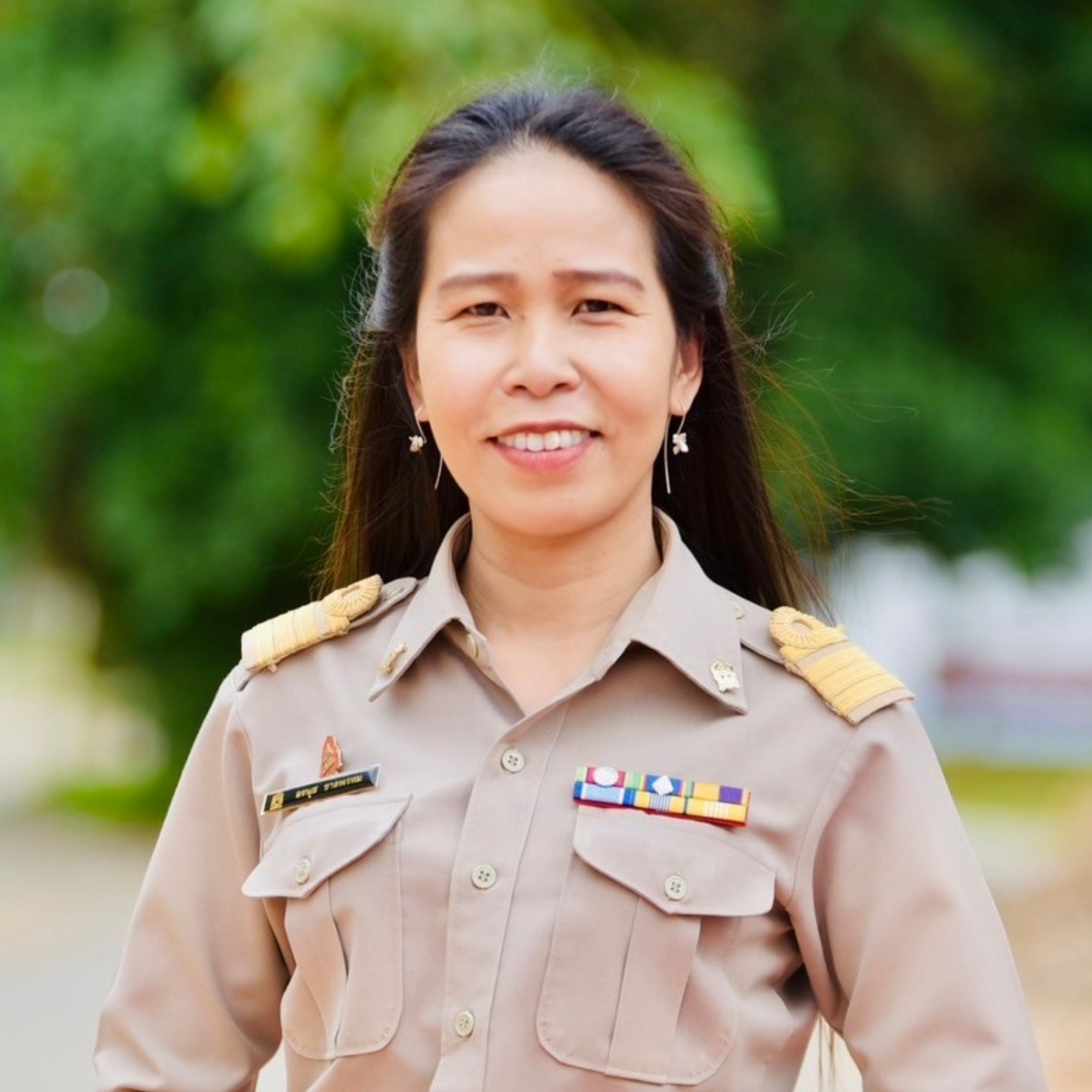 นางอรนุช ขาลพรหม